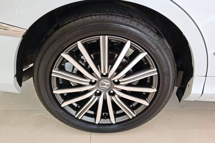 Used Honda Elysion 2024 2.0L eHEV Luxury Edition Right Rear Wheel Hub