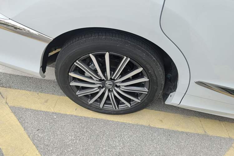 Used Honda Elysion 2024 2.0L eHEV Luxury Edition Right Rear Wheel Hub