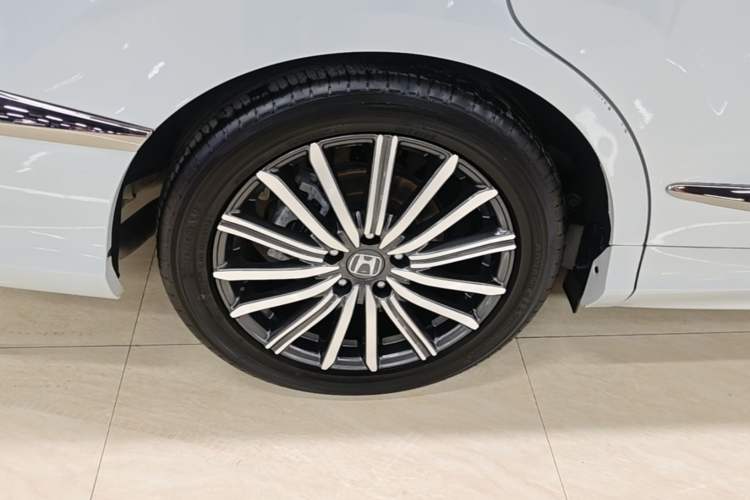 Used Honda Elysion 2024 2.0L eHEV Luxury Edition Right Rear Wheel Hub