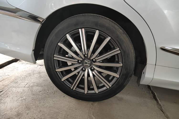 Used Honda Elysion 2024 2.0L eHEV Luxury Edition Right Rear Wheel Hub