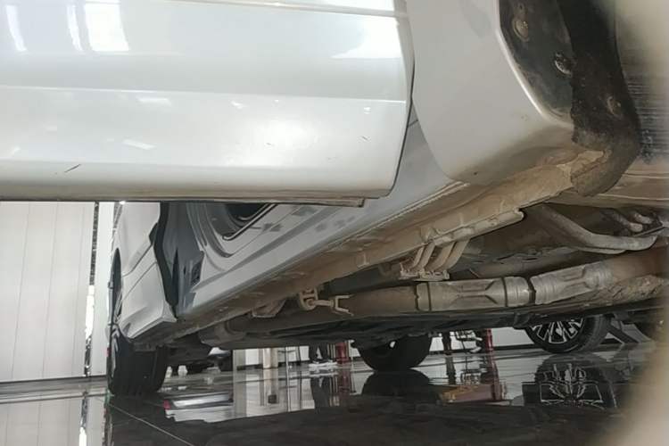 Used Honda Elysion 2024 2.0L eHEV Luxury Edition Right Side Sill