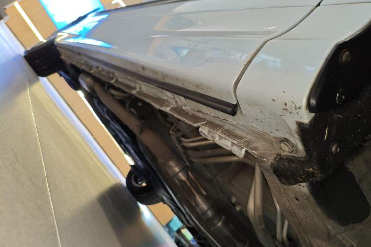 Used Honda Elysion 2024 2.0L eHEV Luxury Edition Right Side Sill