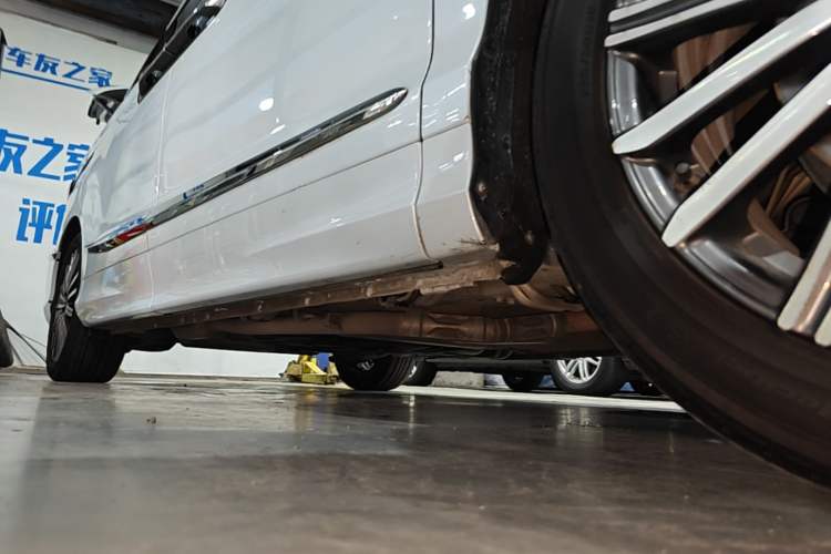 Used Honda Elysion 2024 2.0L eHEV Luxury Edition Right Side Sill