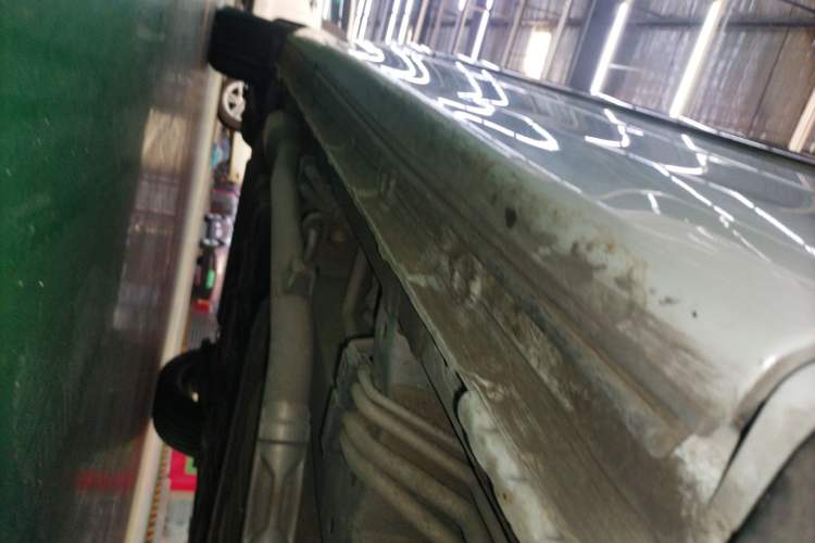 Used Honda Elysion 2024 2.0L eHEV Comfort Edition Right Side Sill