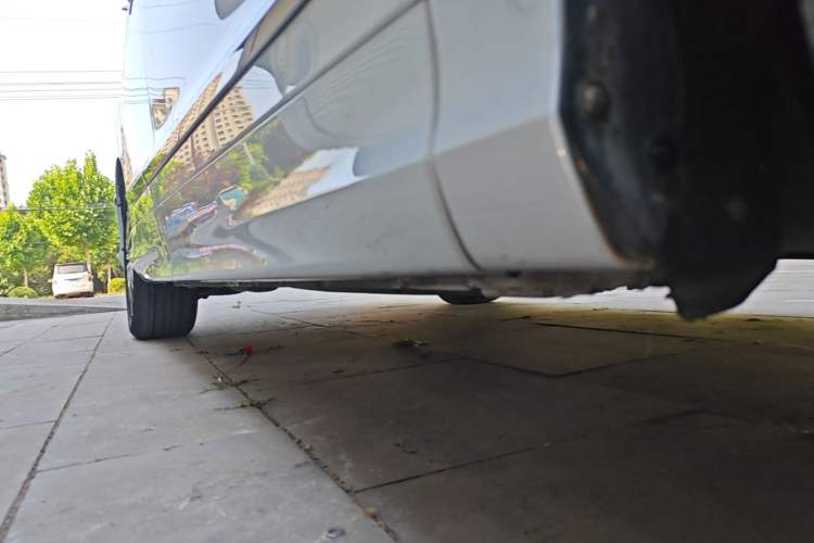 Used Honda Elysion 2024 2.0L eHEV Luxury Edition Right Side Sill