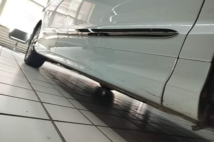 Used Honda Elysion 2024 2.0L eHEV Luxury Edition Right Side Sill