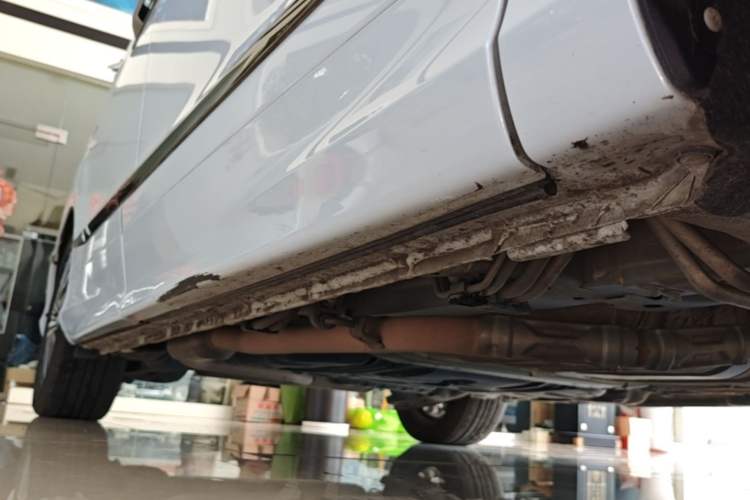 Used Honda Elysion 2024 2.0L eHEV Luxury Edition Right Side Sill