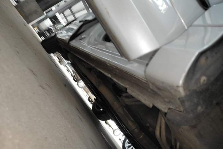 Used Honda Elysion 2024 2.0L eHEV Luxury Edition Right Side Sill