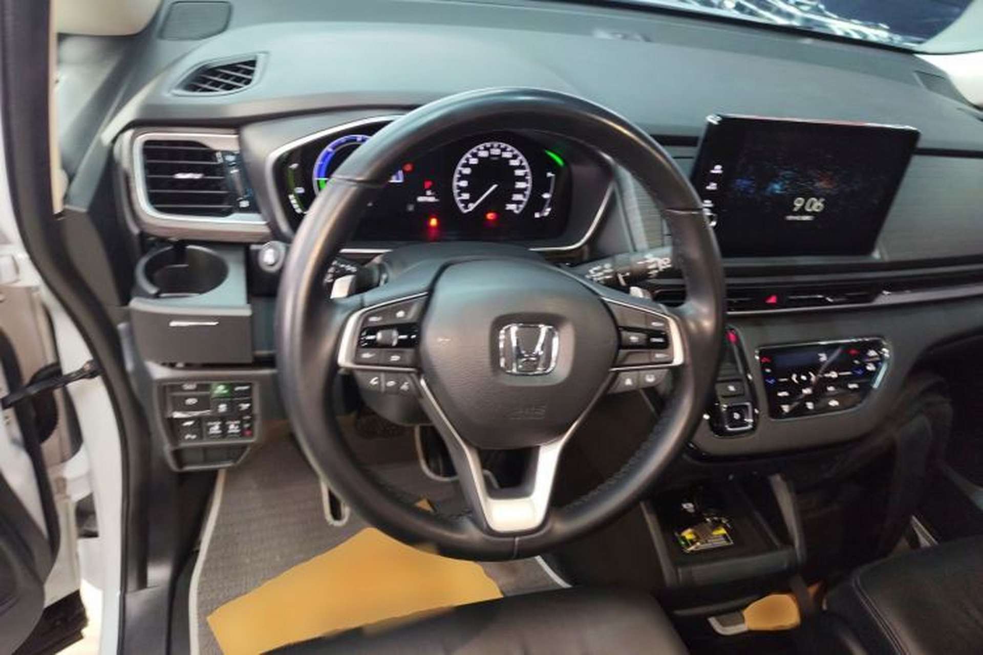 Used Honda Elysion 2024 2.0L eHEV Luxury Edition Steering Wheel