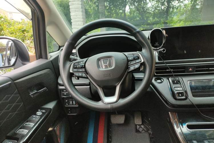 Used Honda Elysion 2024 2.0L eHEV Luxury Edition Steering Wheel