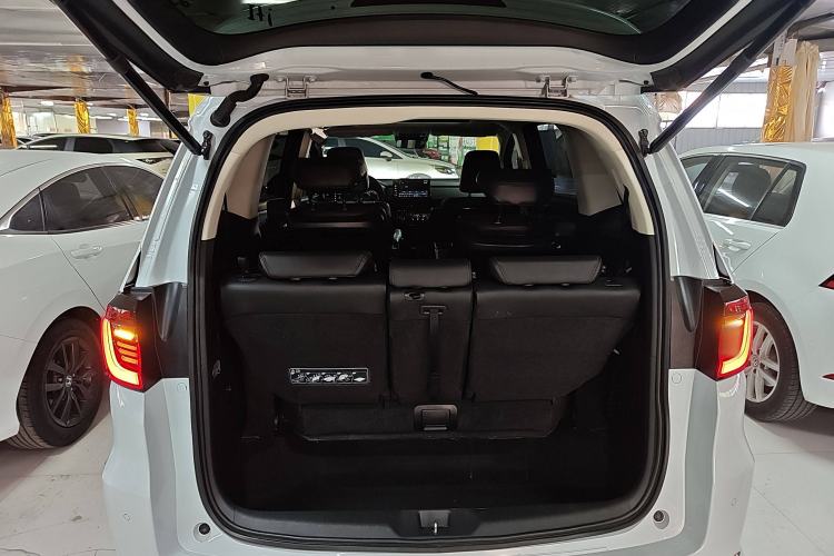 Used Honda Elysion 2024 2.0L eHEV Luxury Edition Trunk