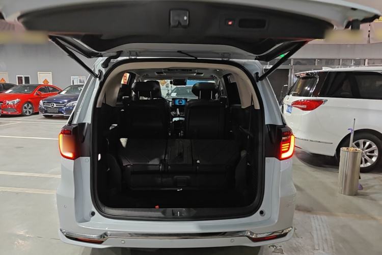 Used Honda Elysion 2024 2.0L eHEV Luxury Edition Trunk