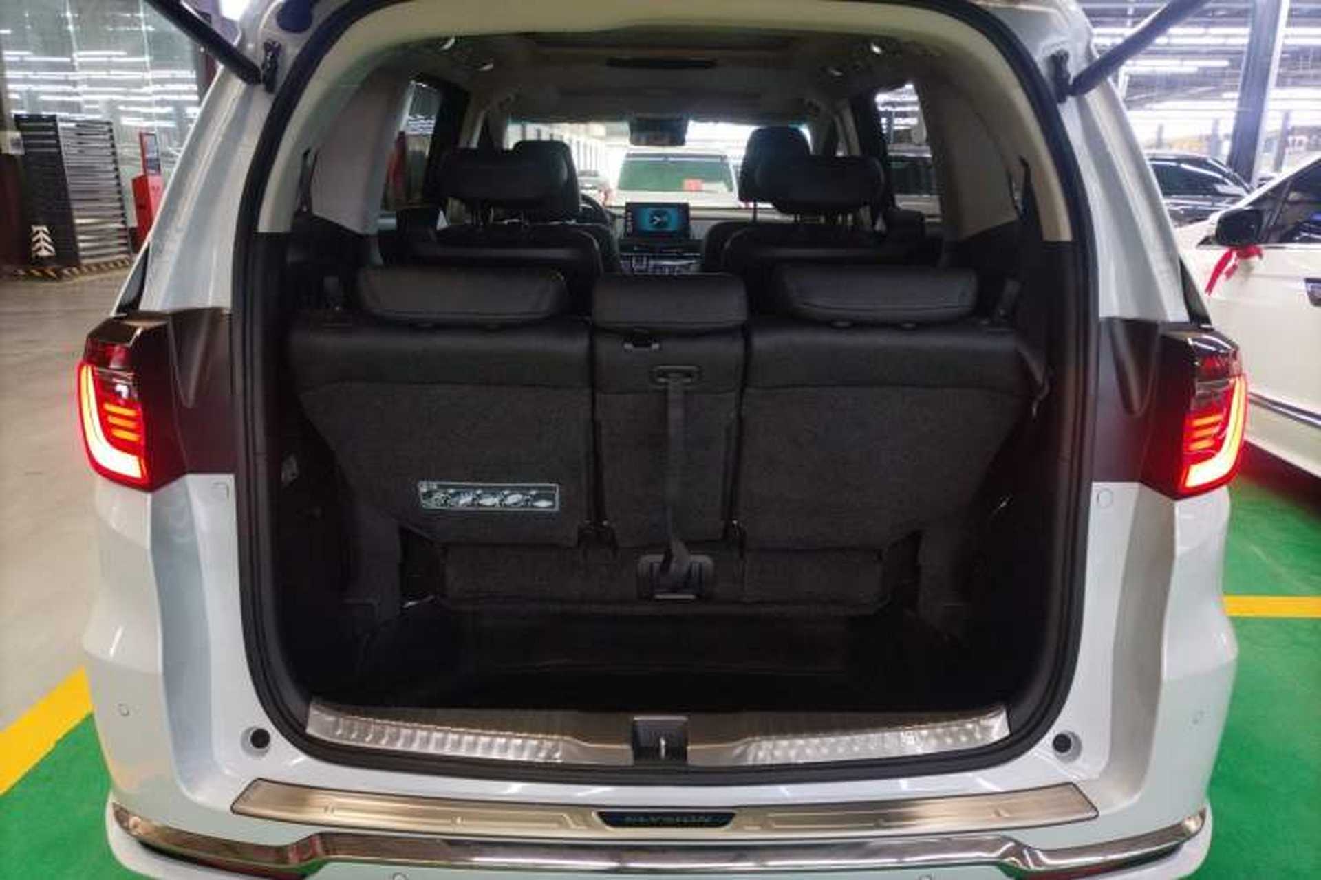 Used Honda Elysion 2024 2.0L eHEV Comfort Edition Trunk