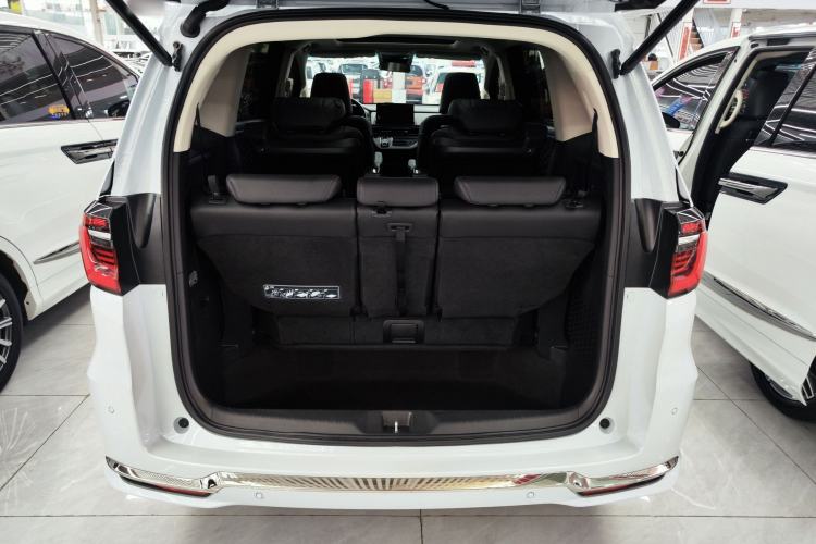 Used Honda Elysion 2024 2.0L eHEV Luxury Edition Trunk