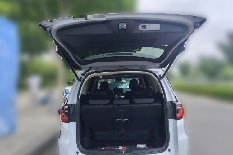Used Honda Elysion 2024 2.0L eHEV Luxury Edition Trunk