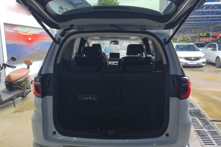 Used Honda Elysion 2024 2.0L eHEV Luxury Edition Trunk