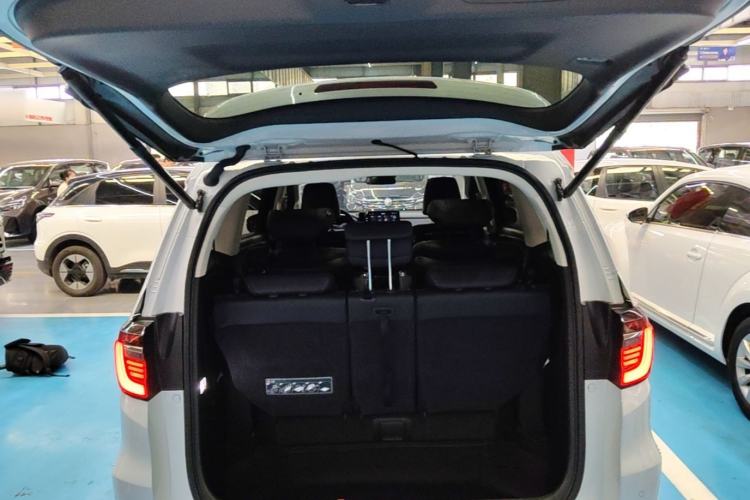 Used Honda Elysion 2024 2.0L eHEV Luxury Edition Trunk
