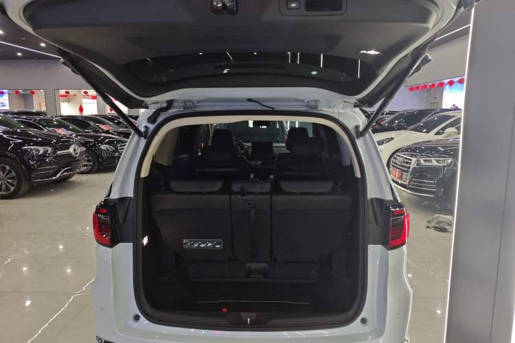 Used Honda Elysion 2024 2.0L eHEV Luxury Edition Trunk