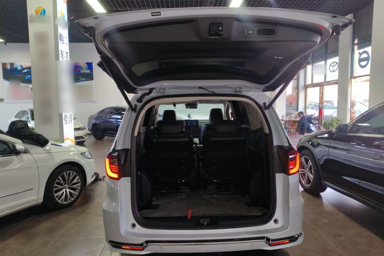 Used Honda Elysion 2024 2.0L eHEV Luxury Edition Trunk