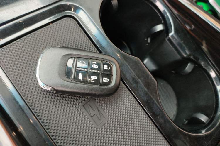 Used Honda Elysion 2024 2.0L eHEV Luxury Edition Vehicle Key