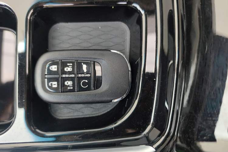 Used Honda Elysion 2024 2.0L eHEV Luxury Edition Vehicle Key