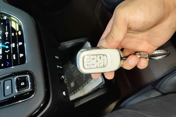 Used Honda Elysion 2024 2.0L eHEV Luxury Edition Vehicle Key