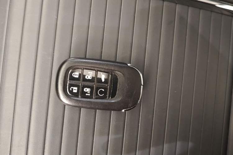 Used Honda Elysion 2024 2.0L eHEV Luxury Edition Vehicle Key