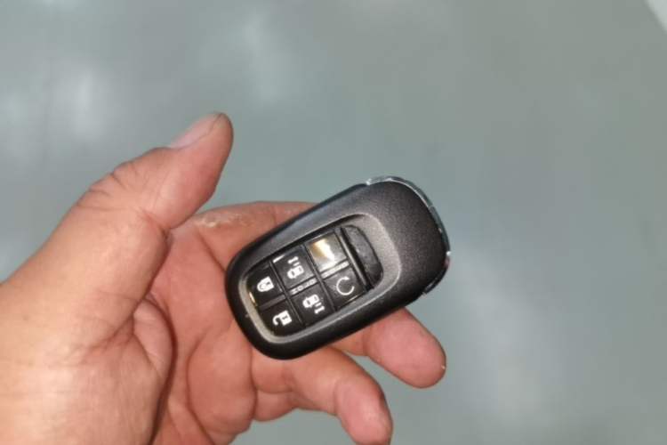 Used Honda Elysion 2024 2.0L eHEV Luxury Edition Vehicle Key