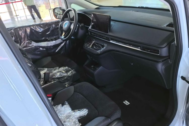 Used Honda Elysion 2026 Model 2.0L e:HEV Classic Edition Interior 6