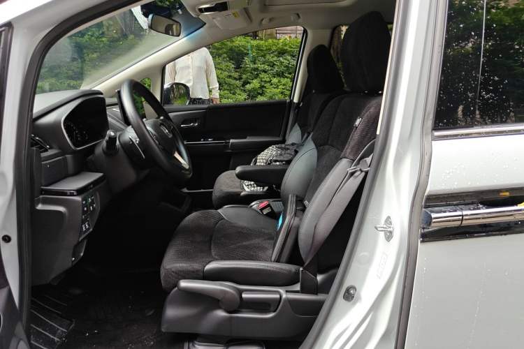 Used Honda Elysion 2026 Model 2.0L e:HEV Classic Edition Left Front Seat