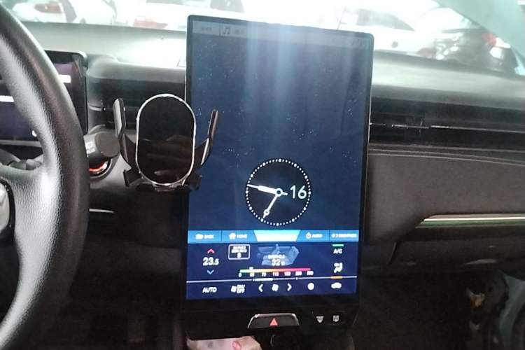 Used Honda e:NP1 2023 420 km Vision Edition Audio And AC Panel