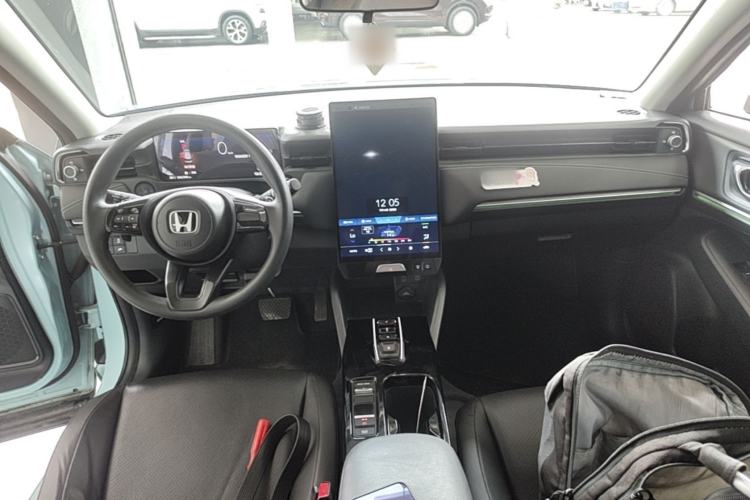 Used Honda e:NP1 2023 420 km Vision Edition Center Console