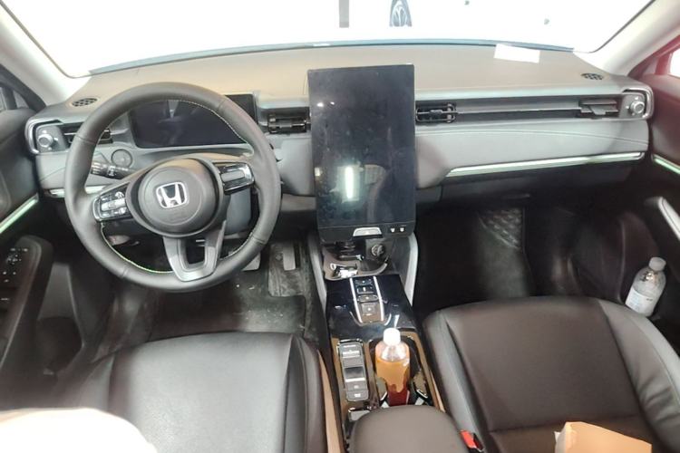 Used Honda e:NP1 2023 420 km Vision Edition Center Console