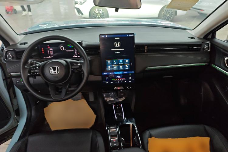Used Honda e:NP1 2023 420 km Vision Edition Center Console