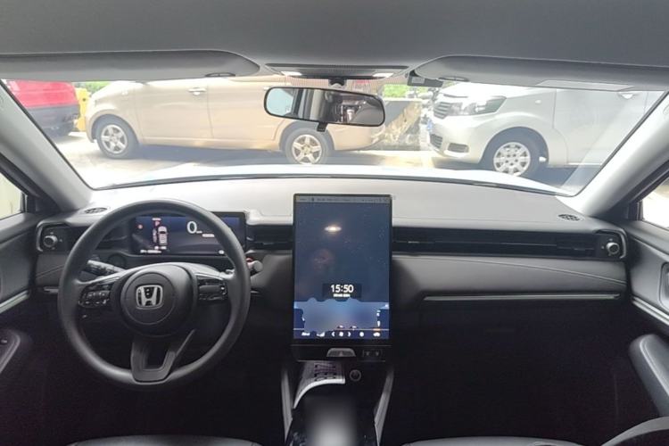 Used Honda e:NP1 2023 420 km Vision Edition Center Console