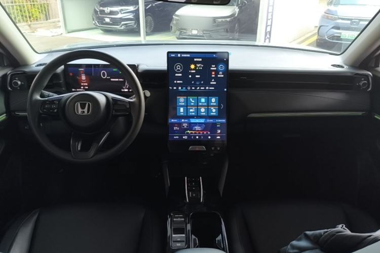 Used Honda e:NP1 2023 420 km Vision Edition Center Console