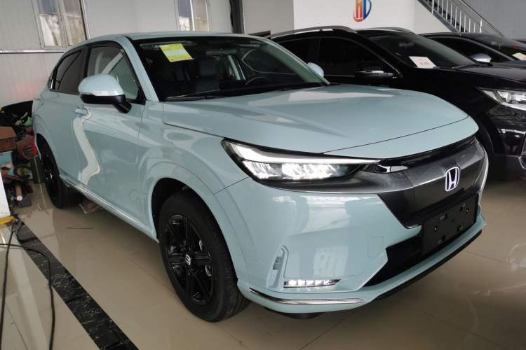 Used Honda e:NP1 2023 420 km Vision Edition Front Right 45 Deg