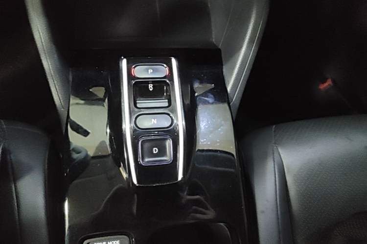Used Honda e:NP1 2023 420 km Vision Edition Gear Lever