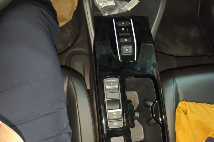 Used Honda e:NP1 2023 420 km Vision Edition Gear Lever