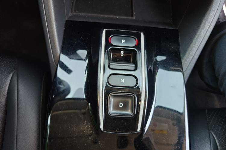 Used Honda e:NP1 2023 420 km Vision Edition Gear Lever