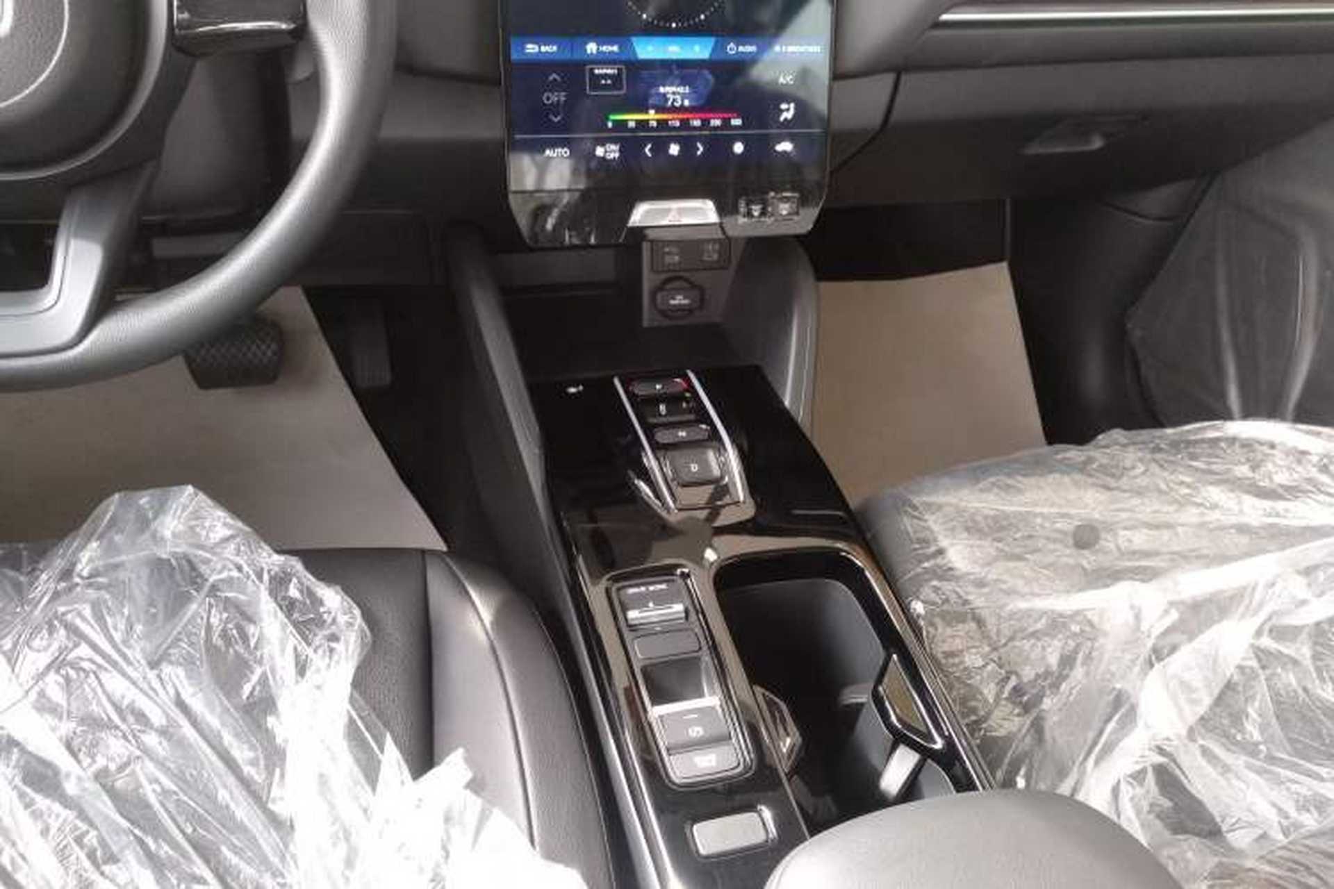 Used Honda e:NP1 2023 420 km Vision Edition Gear Lever