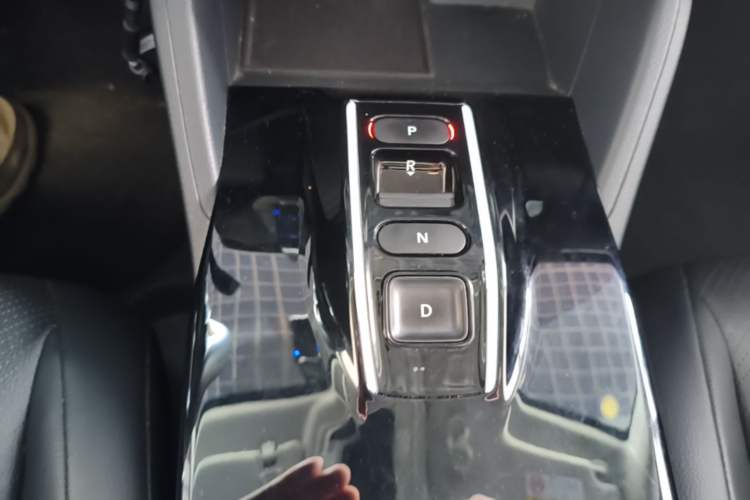 Used Honda e:NP1 2023 420 km Vision Edition Gear Lever