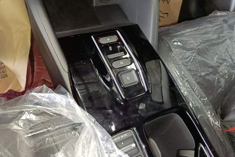 Used Honda e:NP1 2023 420 km Vision Edition Gear Lever