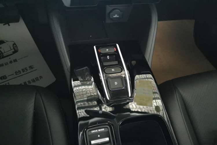 Used Honda e:NP1 2023 420 km Vision Edition Gear Lever