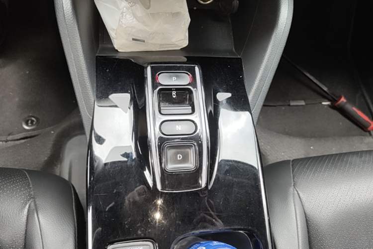 Used Honda e:NP1 2023 420 km Vision Edition Gear Lever