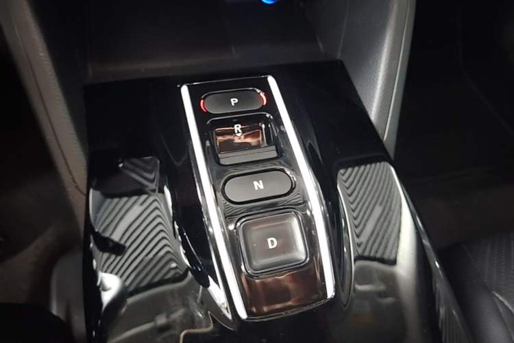 Used Honda e:NP1 2023 420 km Vision Edition Gear Lever