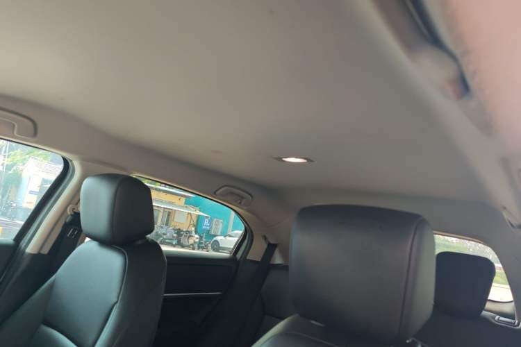 Used Honda e:NP1 2023 420 km Vision Edition Headliner