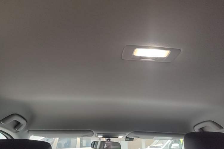 Used Honda e:NP1 2023 420 km Vision Edition Headliner