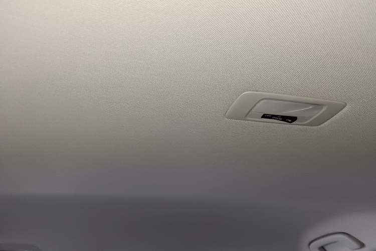 Used Honda e:NP1 2023 420 km Vision Edition Headliner