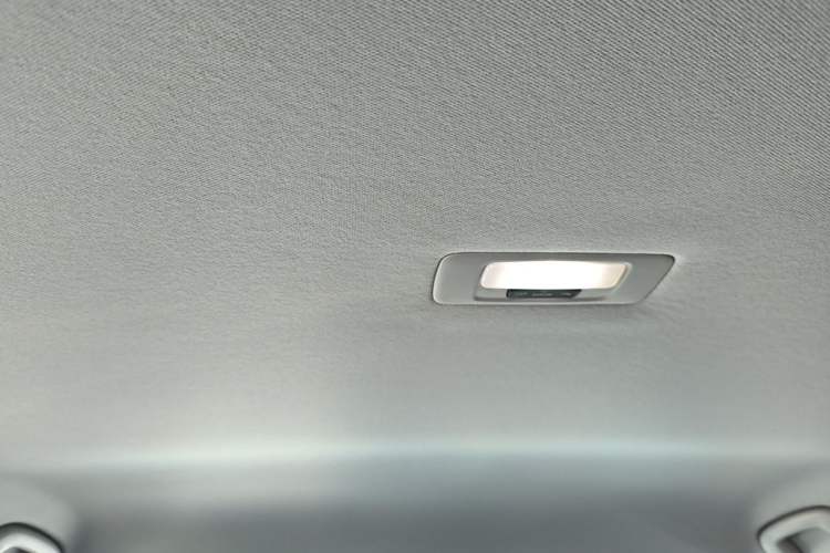Used Honda e:NP1 2023 420 km Vision Edition Headliner